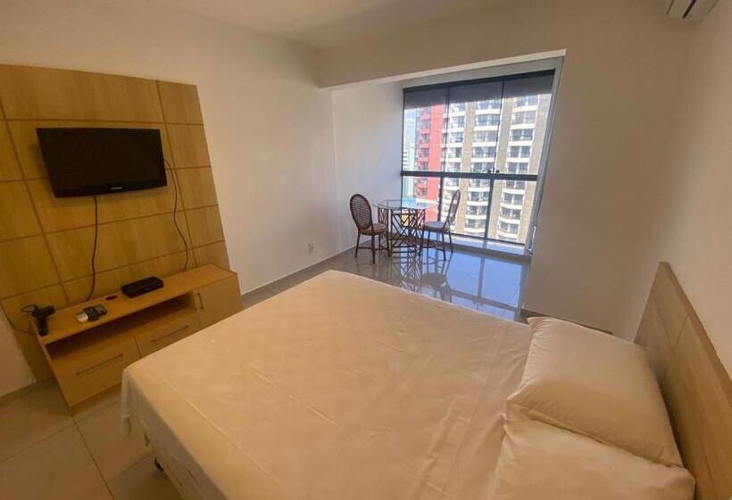 Трехместный Номер Стандарт Вид на Бассейн, Garvey Park