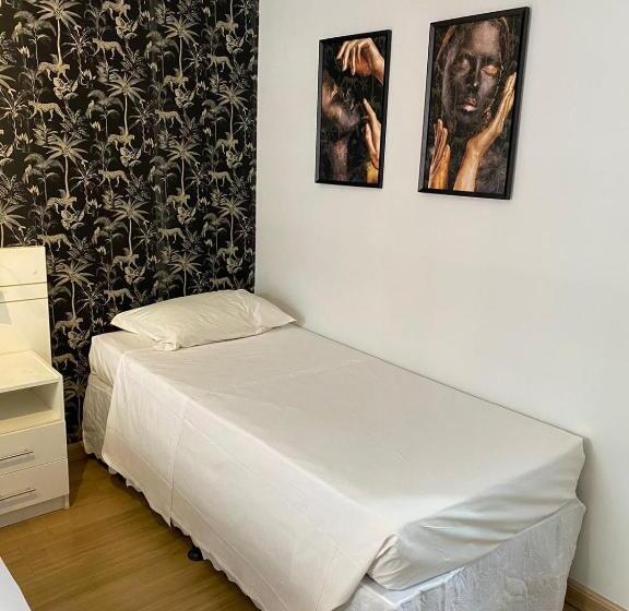 Quarto Triplo Economy, Garvey Park