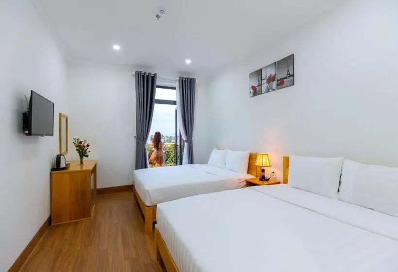 اتاق لوکس, Phạm Gia Phan Thiết