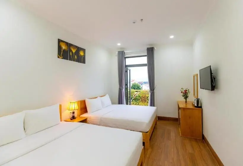 اتاق لوکس, Phạm Gia Phan Thiết