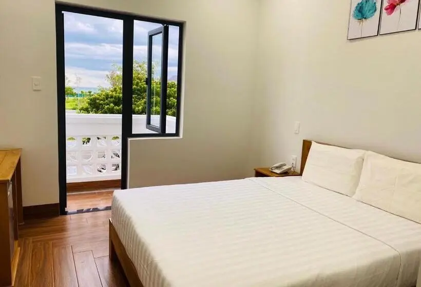 اتاق لوکس با بالکن و چشم‌انداز دریا, Phạm Gia Phan Thiết