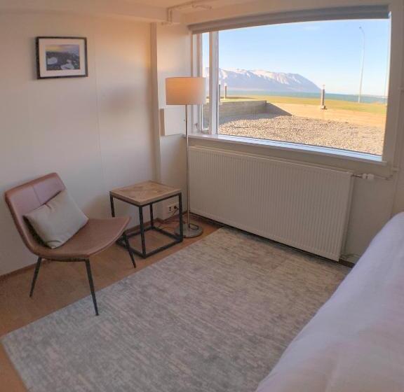 اتاق لوکس با چشمانداز دریا, Waterfront Fjord House