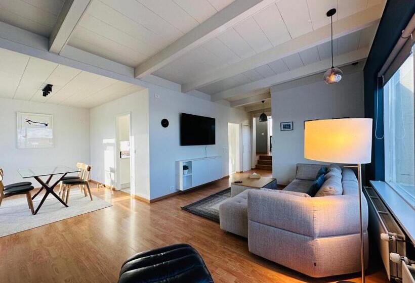 آپارتمان 1 خوابه با چشمانداز دریا, Waterfront Fjord House