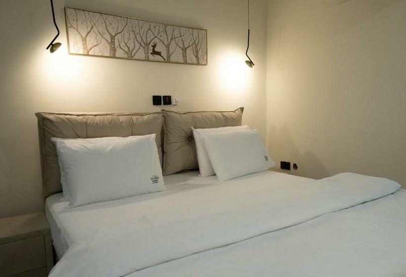 سوییت اجرایی, Yanna Apartment By Khaliques