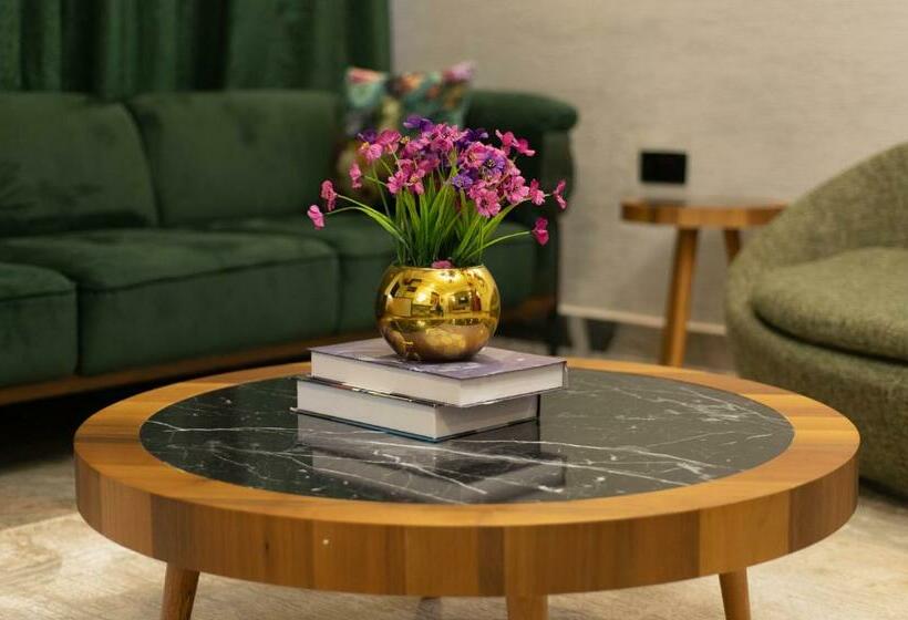 سوییت سوپریور, Yanna Apartment By Khaliques