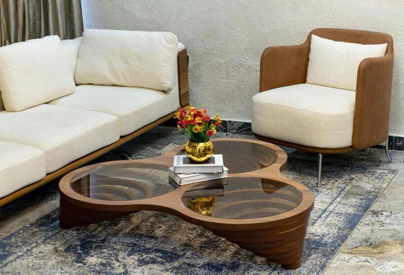 سوییت سوپریور, Yanna Apartment By Khaliques