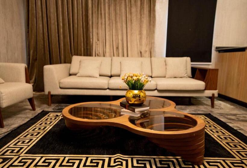 سوییت سوپریور, Yanna Apartment By Khaliques