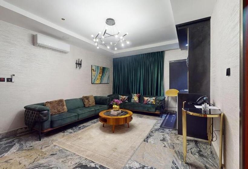 سوییت, Yanna Apartment By Khaliques