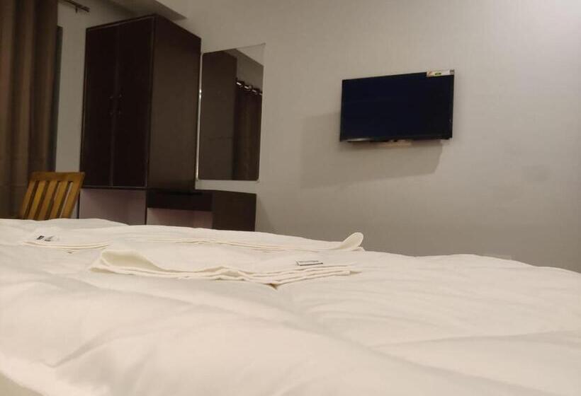 Quarto Estandar, Apricot Inn Kargil