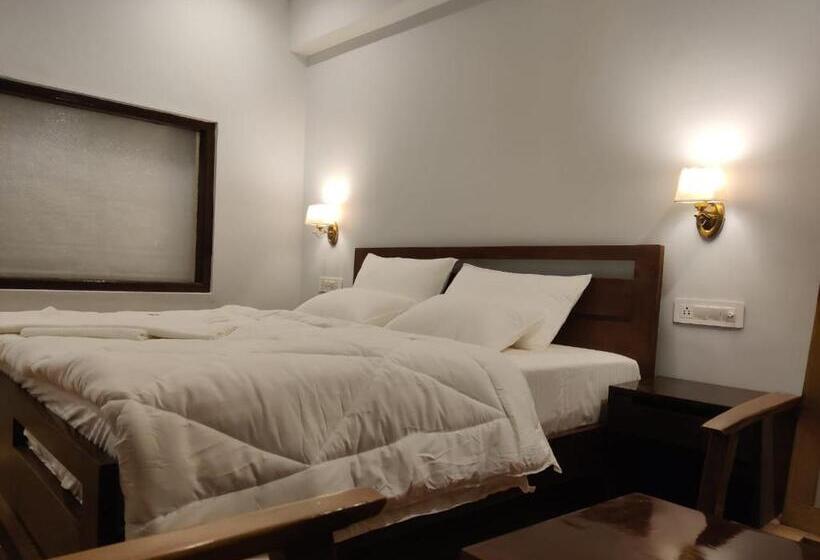 Quarto Estandar Individual, Apricot Inn Kargil