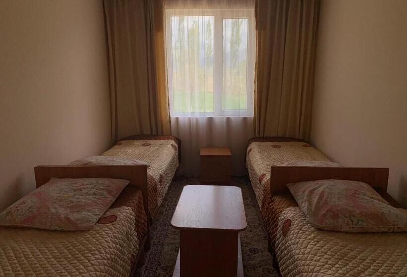 اتاق استاندارد چهار تخته, Guest House Aidyn Kul