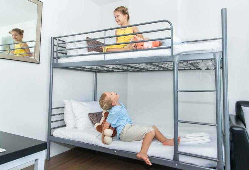 Cameră Familiară, First Choice Suites