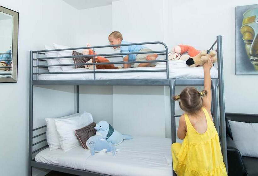 Cameră Familiară, First Choice Suites