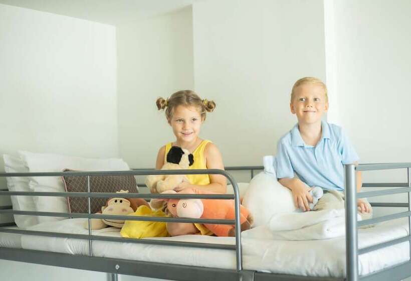 Cameră Familiară, First Choice Suites