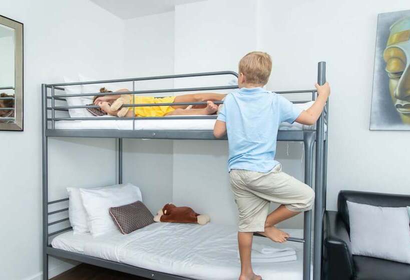 Cameră Familiară, First Choice Suites