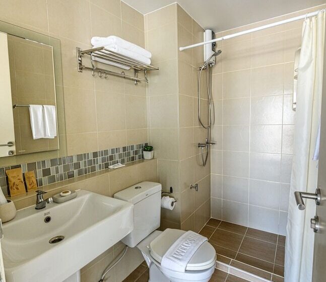 Cameră Familiară, First Choice Suites