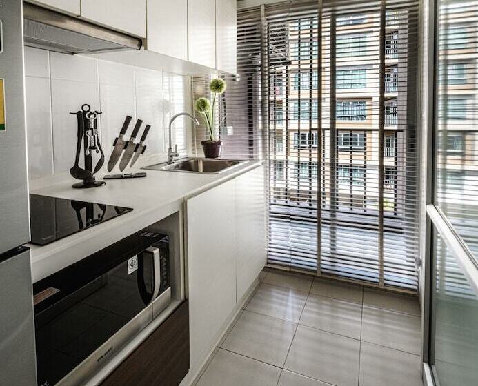 Cameră Familiară, First Choice Suites