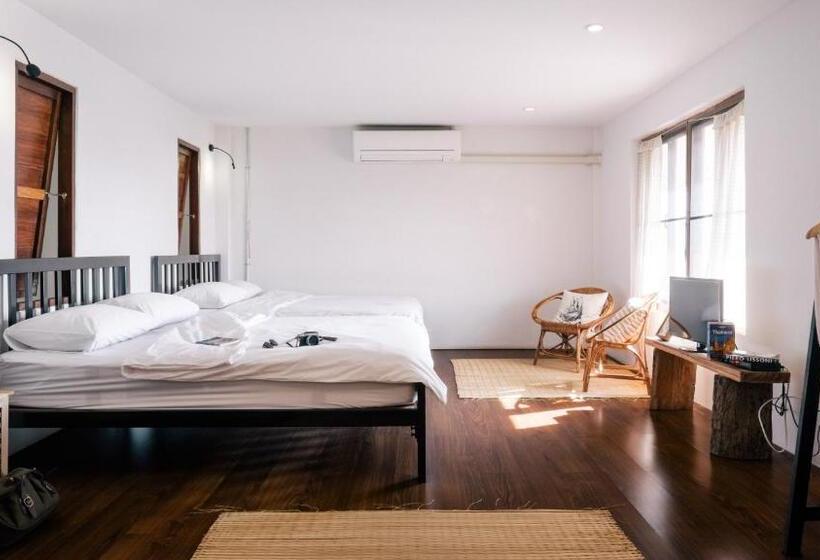 Семейный Номер, Happynest Inspiring Hostel