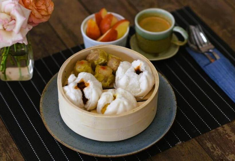 Семейный Номер, Happynest Inspiring Hostel