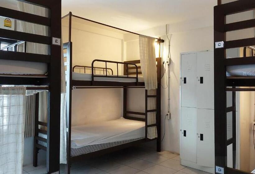 Семейный Номер Совместный Санузел, Happynest Inspiring Hostel