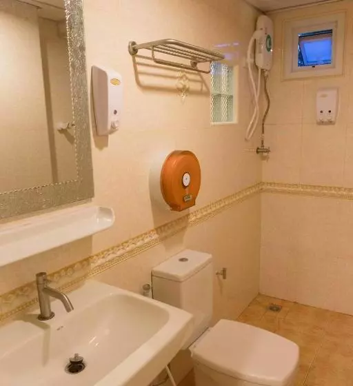 اتاق سوپریور, Honey House 3