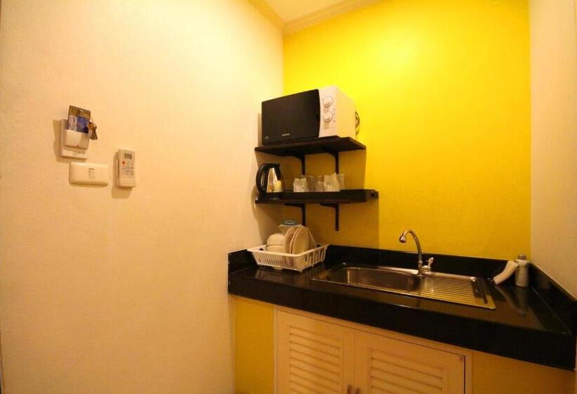 غرفة قياسية ثلاثية, Lemonade Boutique Inn