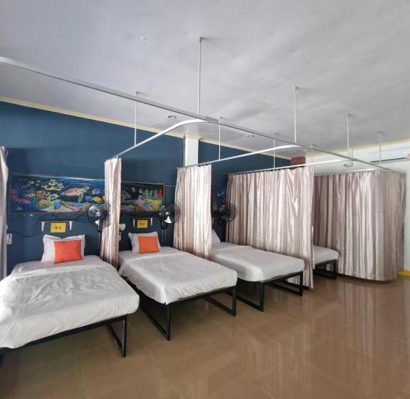 سرير فى غرفة مشتركه, Lemonade Boutique Inn