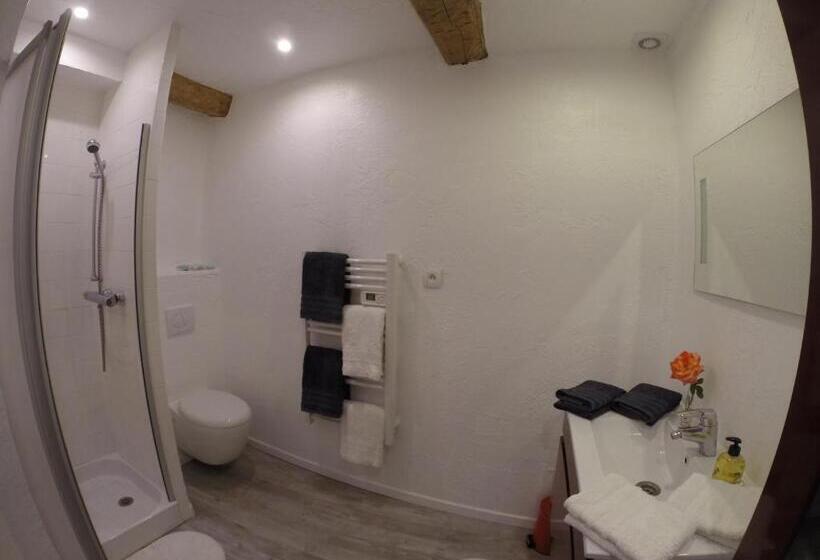 디럭스 스위트 킹 침대, Maison Carles Bnb