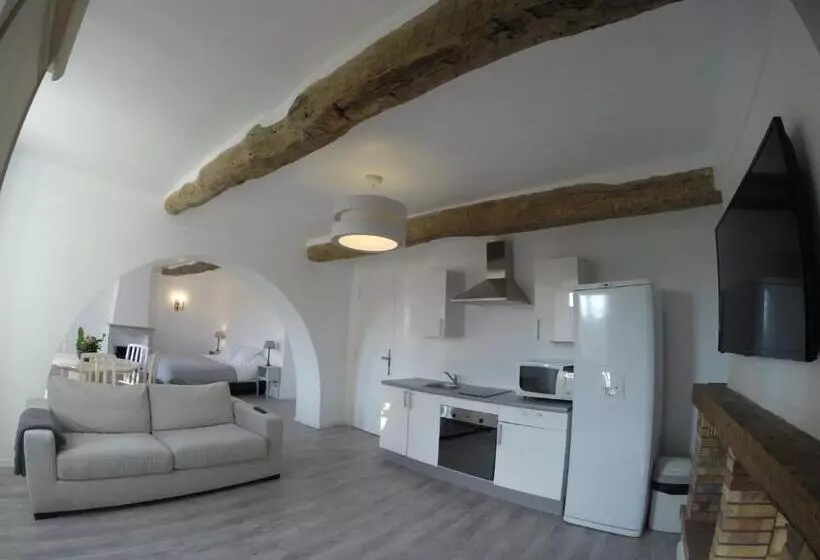 Deluxe Suite King Bed, Maison Carles Bnb