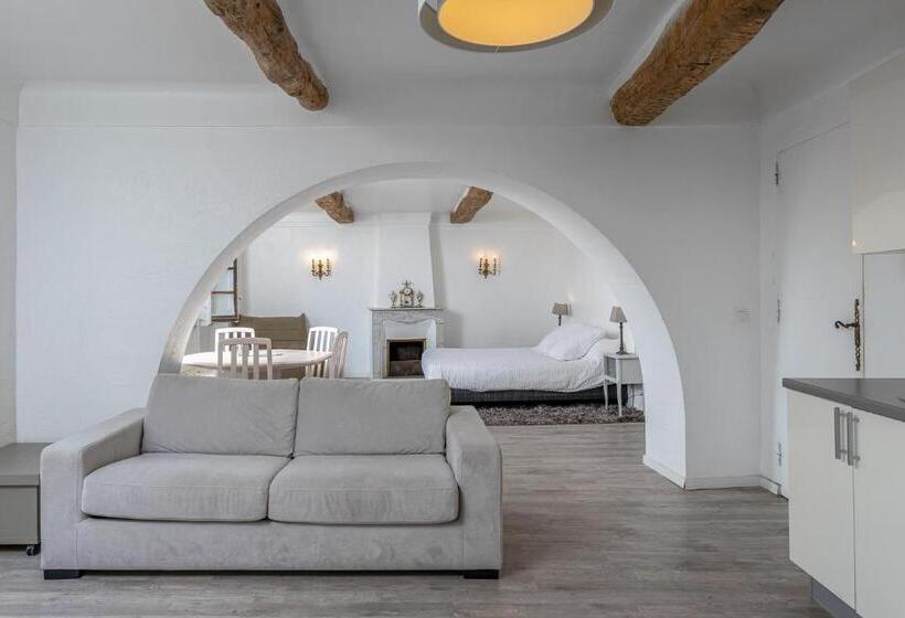 디럭스 스위트 킹 침대, Maison Carles Bnb