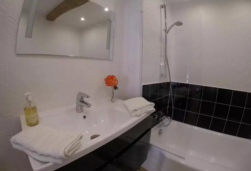 سوئیت با تخت بزرگ, Maison Carles Bnb