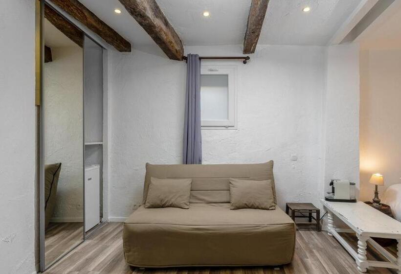 جناح كلاسيكي, Maison Carles Bnb