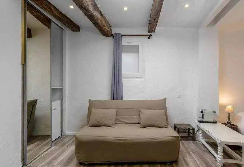 سوئیت کلاسیک, Maison Carles Bnb