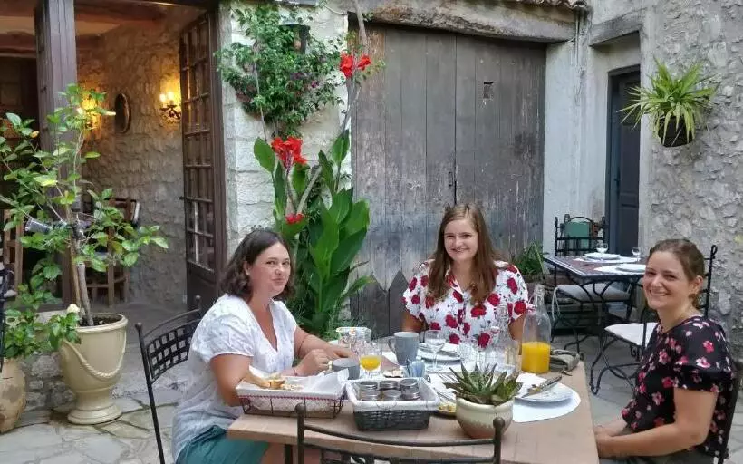 سوییت خانوادگی, Maison Carles Bnb