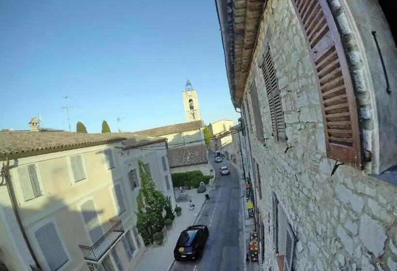 سوییت خانوادگی, Maison Carles Bnb