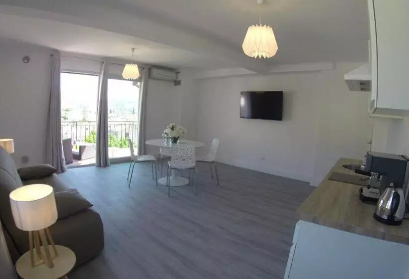 آپارتمان 1 خوابه با بالکن, Maison Carles Bnb
