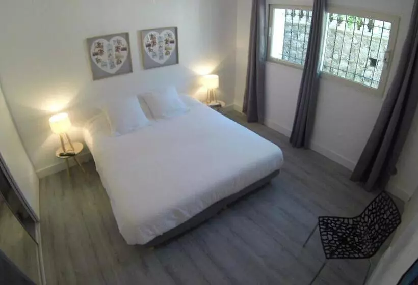 آپارتمان 1 خوابه با تراس, Maison Carles Bnb