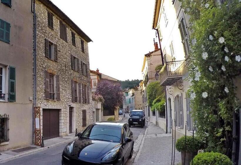 إستوديو قياسى سرير كينج, Maison Carles Bnb