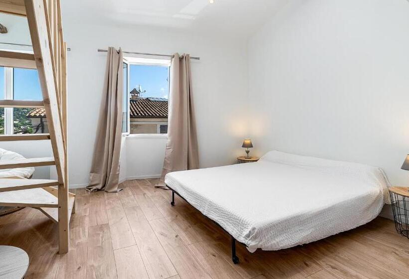 جناح عائلي, Maison Carles Bnb