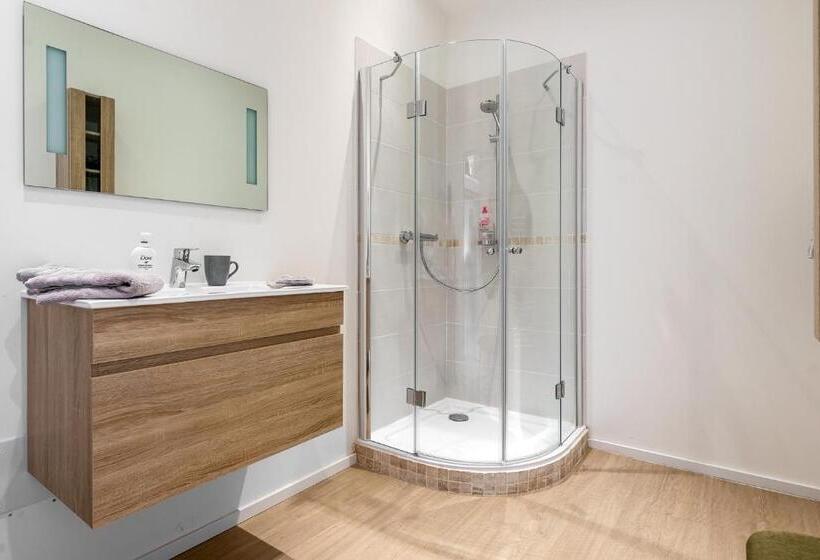 جناح عائلي, Maison Carles Bnb