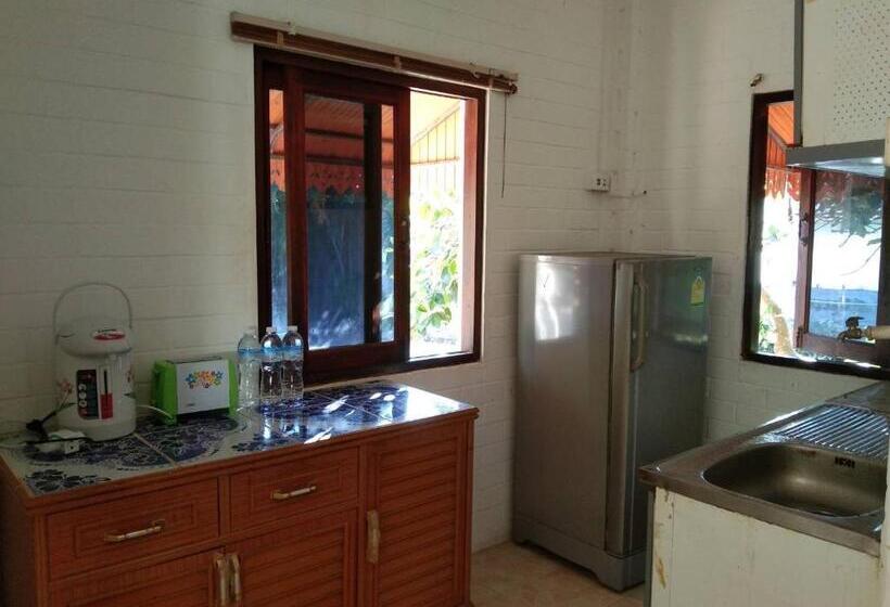 خانه 2 خوابه, Monkey Samui Hostel