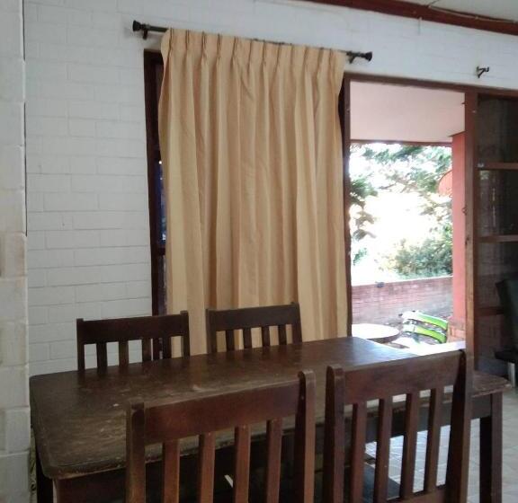 خانه 2 خوابه, Monkey Samui Hostel