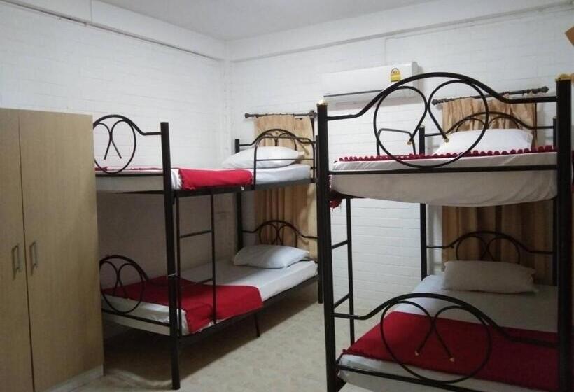 خانه 2 خوابه, Monkey Samui Hostel