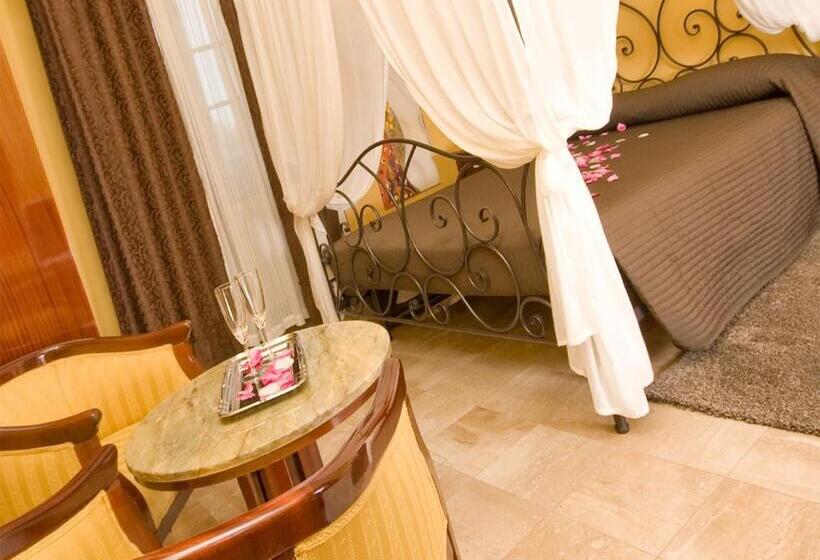 اتاق استاندارد, Pisa Tower