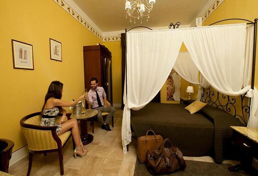 اتاق استاندارد, Pisa Tower