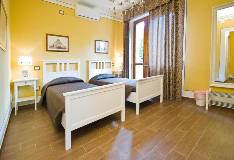 Economy Quadruple Room, Pisa Tower