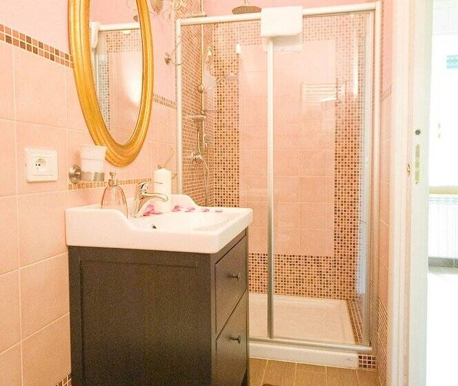 اتاق استاندارد, Pisa Tower