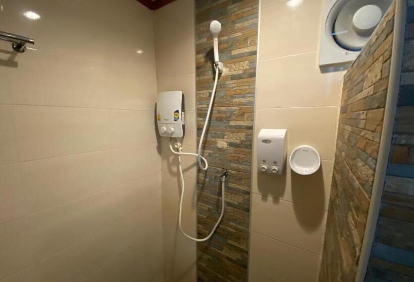 غرفة إقتصادية, Sinsamut  Koh Samed