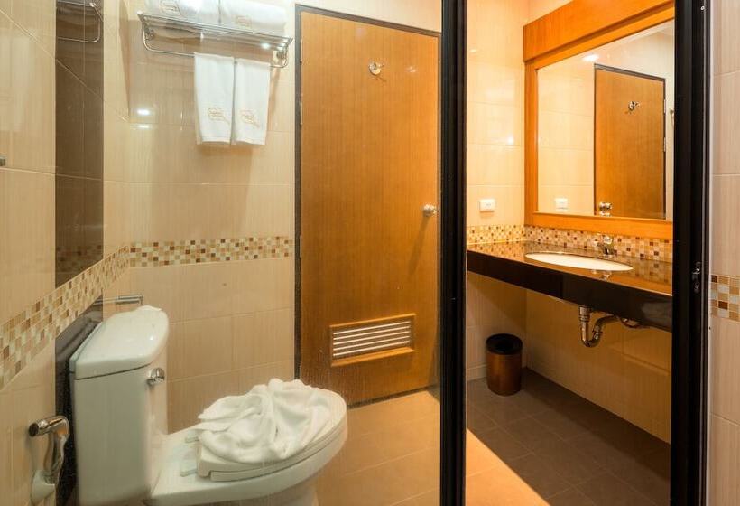 غرفة ديلوكس مزودة بشرفة, Sungthong Kamala Beach Resort