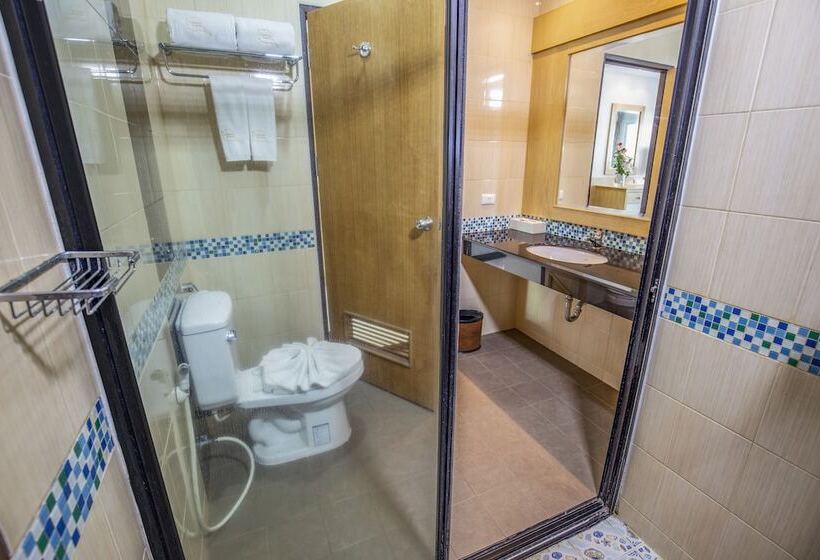 Номер Deluxe с Балконом, Sungthong Kamala Beach Resort